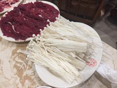 -粤潮牛肉火锅店(江南大道店)