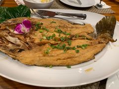 -Chom Cafe and Restaurant