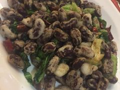 油炸红豆-滇香肴·云南菜蒸汽石锅鱼(云南北路店)