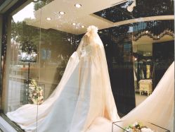 -艾米丽婚纱礼服