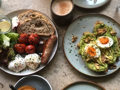 牛油果煮蛋吐司-RAC BAR(安福路店)