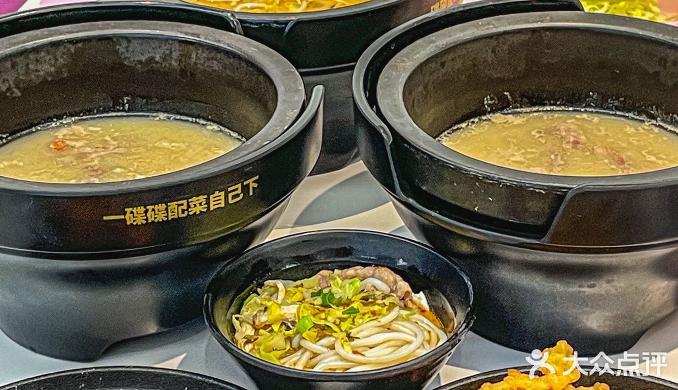 济南这家米线店太有仪式感了！！ 