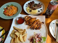 -JINNS锦时 steak&pizza(浸信会礼拜堂旧址店)