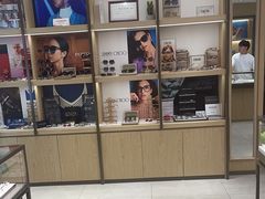 -吴良材眼镜(美罗城店)