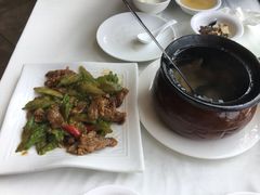 -八府香鸭·啫啫煲(华山路店)