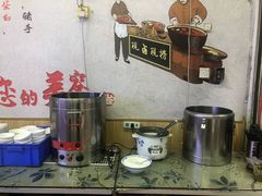 自助取餐区-渝之汇牛肉豌杂面