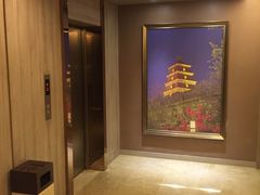 -西安大雁塔科技大学地铁站亚朵酒店