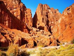 -天山神秘大峡谷