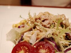 金枪鱼蔬菜沙拉-爱丽丝牛排西餐厅(光谷步行街店)