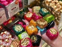 -VENCHI 闻绮(北京国贸商城店)