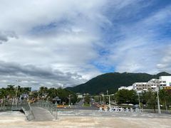 -亚龙湾中心广场