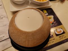 椰皇雪蛤燕窝-许留山(上海街店)