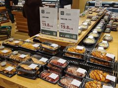 面包甜点陈列柜-七鲜超市(瑞虹天地太阳宫店)