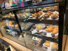 面包甜点陈列柜-星巴克臻选(济南恒隆店)