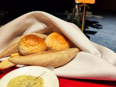 饭前餐包-弦月窗LUNETTE BY AMANDA(复兴路店)