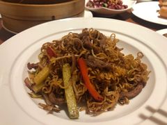 黑胶牛柳云瓜炒出前一丁-杭州JW万豪酒店-万豪中餐厅