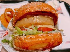 -The Habit Burger Grill 哈比特汉堡(复兴soho店)