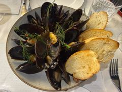 -LESCEDARS Brasserie Bistro香柏树