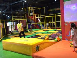 -蹦蹦跳跳(新奥购物中心店)