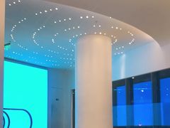 -URBAN REVIVO(上海中庚漫游城店)