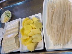 -谭家山河村铁锅炖&东北烧烤(交大店)