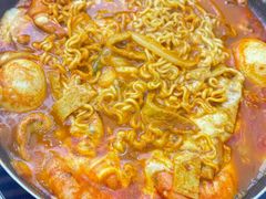 -三清洞摩西韩式年糕火锅(威高广场店)