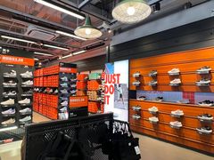 -百年港湾奥特莱斯(香炉礁店)
