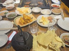 -老牌坊云南鱼豆花火锅(爱建店)