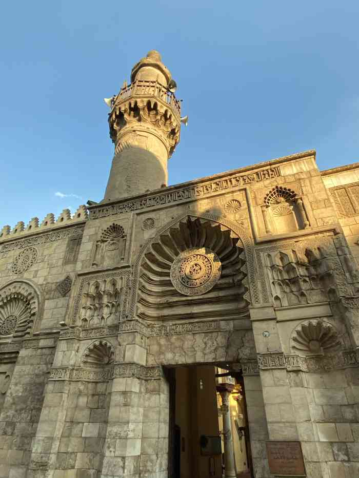 侯赛因广场-"广场这有好几个清真寺,人熙熙攘攘,哈利利.