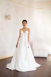 点击看大图 -GODDESS WHITE婚纱礼服(鹏城动力大厦店)