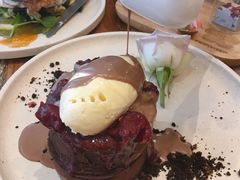 -FLOVIE FLORIST CAFE