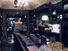 -钟书阁(松江泰晤士小镇店)