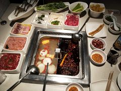 -海底捞火锅鲜切牛肉主题店(长寿路店)