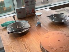 靠窗位-蜜桃餐厅·伴山(湖滨商业街店)