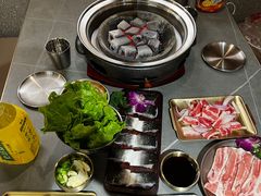 -围炉肉舍丹东海鲜烤肉·烤活鳗(步行街店)