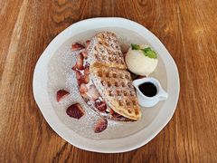-ROAST coffee & eatery