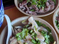 -大众跷脚牛肉馆·非遗传承单位(峨眉山店)