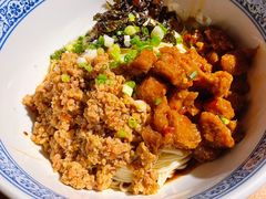 辣肉面-沪西老弄堂面馆(定西路店)