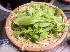 -大匠工房古船木艺术餐厅·猪肚鸡专门店(长白仙岛店)
