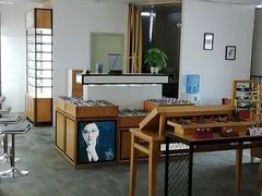 -LOGO眼镜·蔡司品牌折扣店(龙华清湖店)