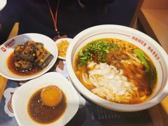 -呷佬·长沙手工米粉(金沙江路店)