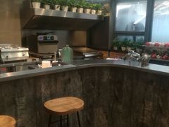 -HIGH FIVE哈福手工汉堡(桂林路店)