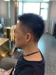 -即型男士理发工作室