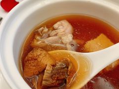 松茸炖土鸡汤-火璽·園