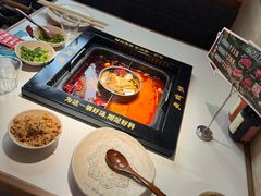 -老牌坊云南鱼豆花火锅(哈西万达店)