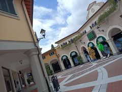 -佛罗伦萨小镇广佛名品奥特莱斯(疏港路店)