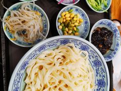 老北京炸酱面-门框胡同百年卤煮(新街口店)