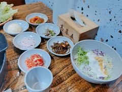 小菜拼盘-高基五春川炒鸡排 韩国料理(威海总店)