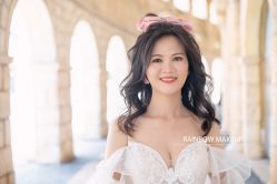 -现代经典婚纱摄影