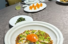 Stuffed Rice Cake with Steamed Crab